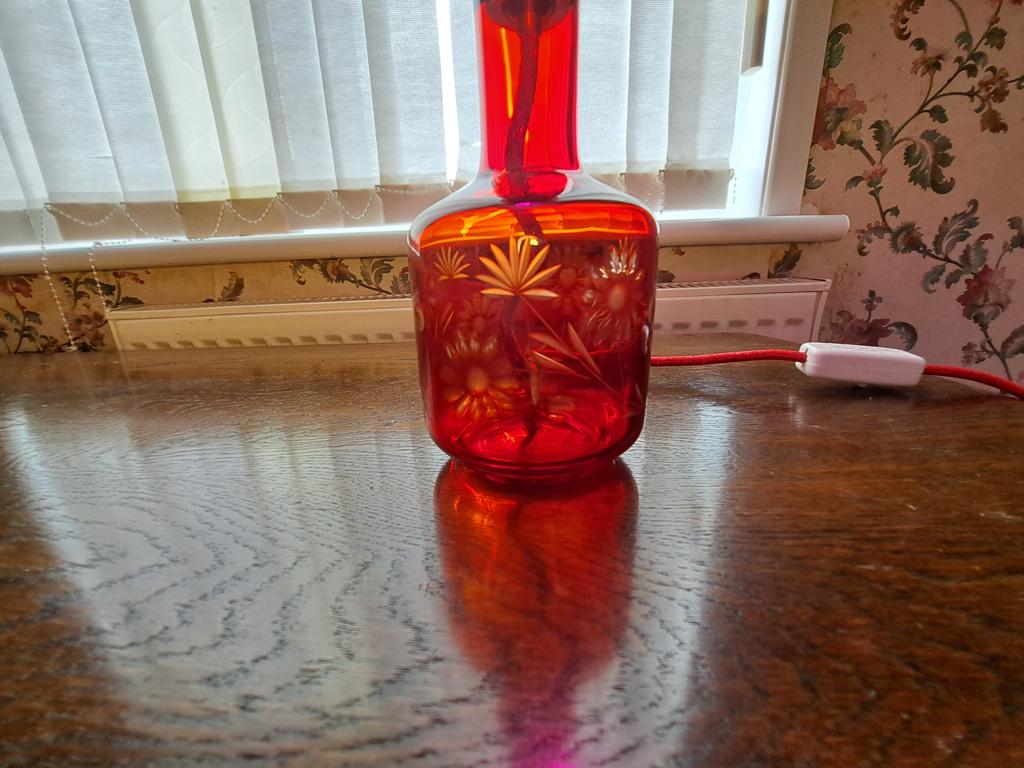 Table lamp